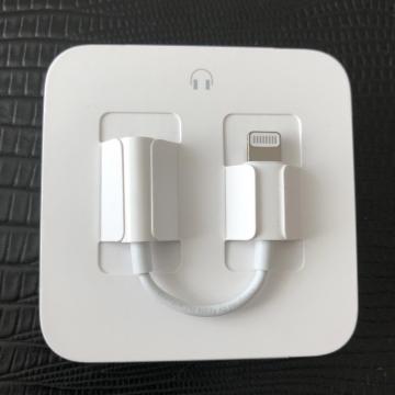 Переходник Apple  lightning 3.5 Оригинал